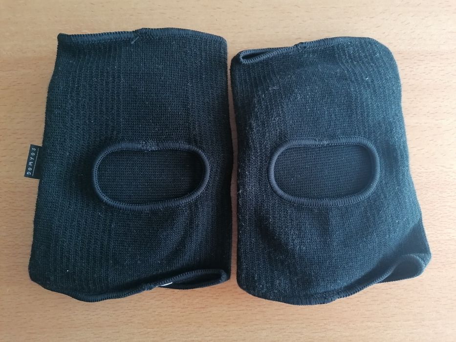 Joelheiras Pretas Domyos