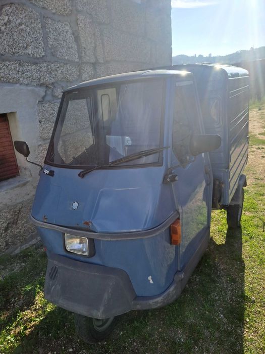 Ape 50 Piaggio azul