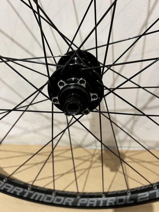 Koła 27,5” BOOST MTB/XC/ENDURO Dartmoor Novatec Sapim