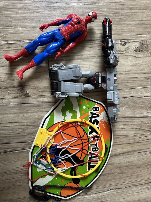 Kosz do siatkowki, robot autko, spiderman