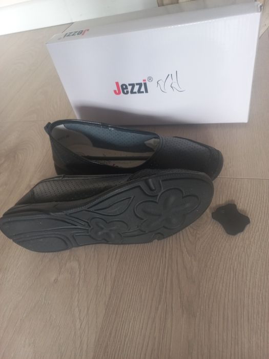 Buty damskie czarne damskie sportowe baleriny r.38 Nowe