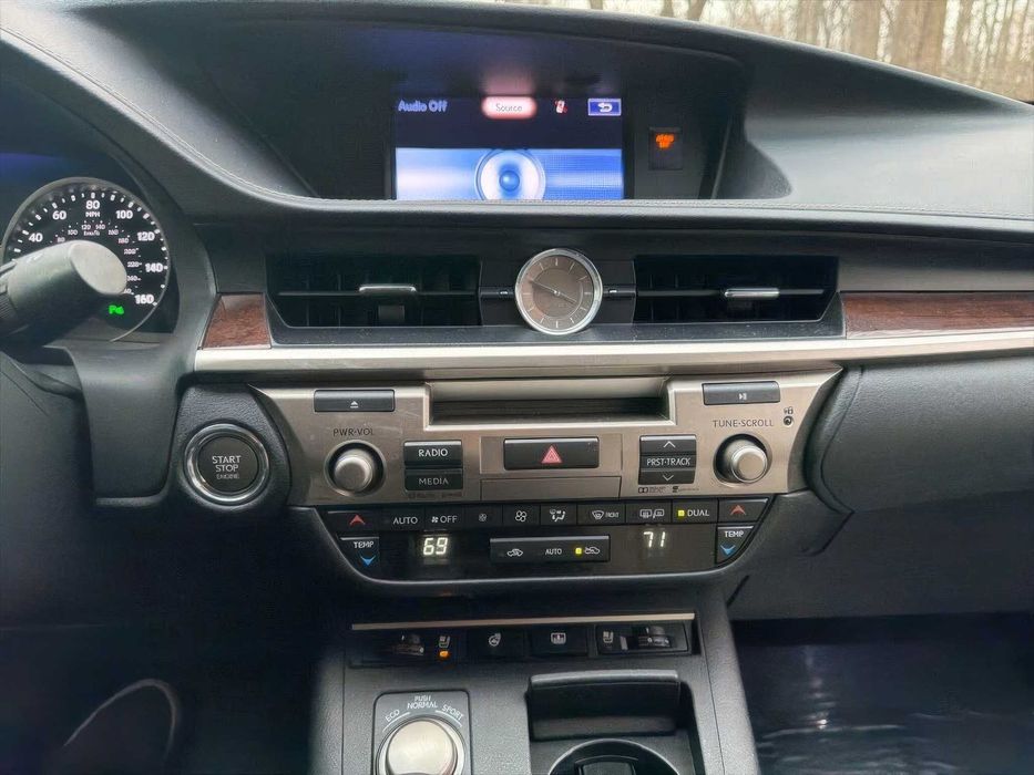 Lexus ES 350      2015