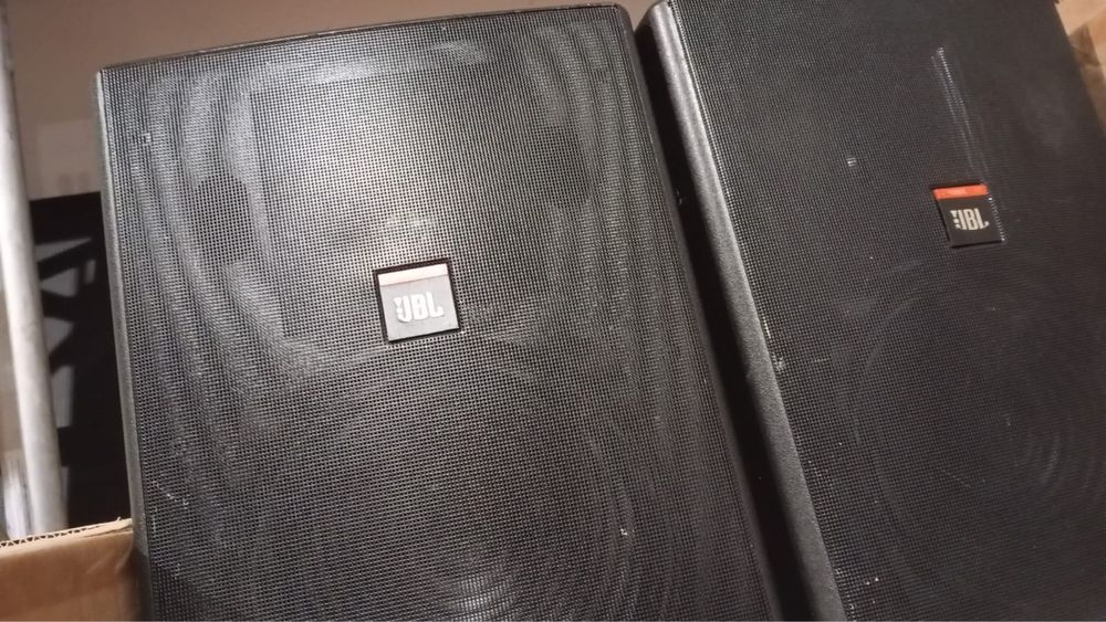 2 JBL control 28 colunas de instalacao