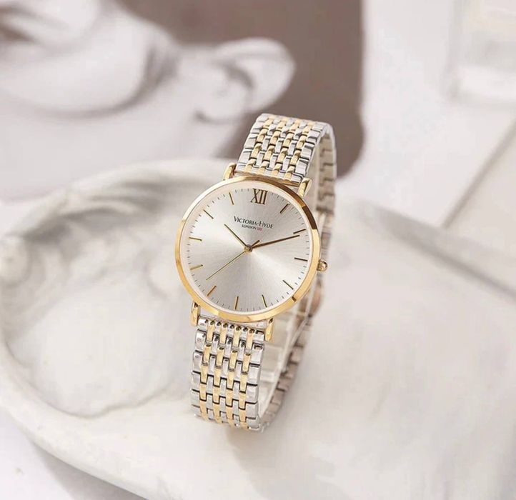 Жіночий годинник Victoria Hyde.