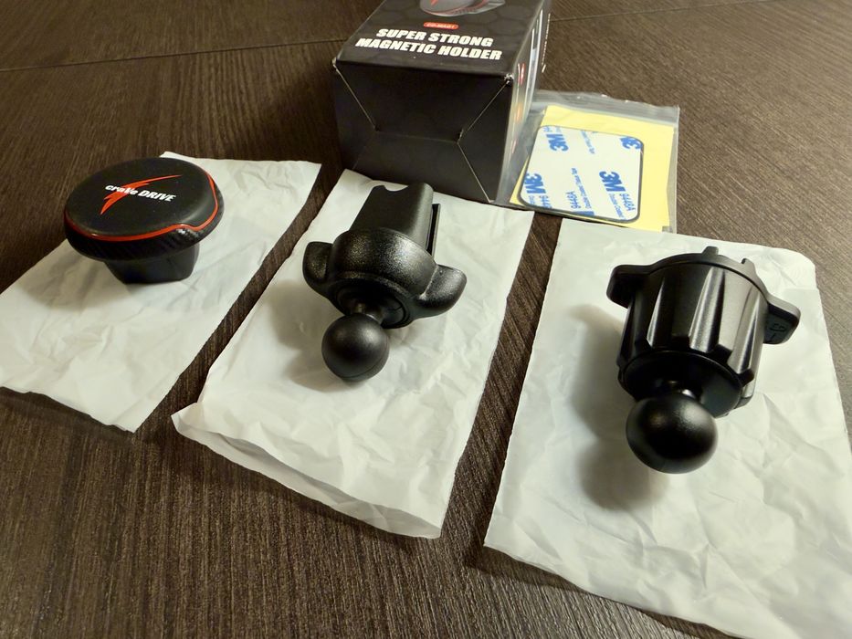 Samochodowy uchwyt magnetyczny CraVe DRIVE