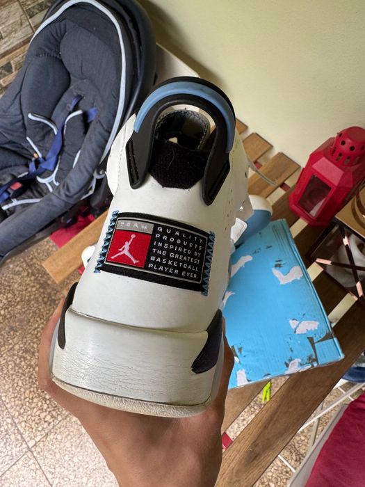 Jordan 6 “UNC” .