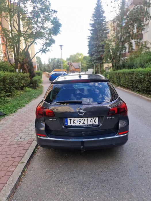 Opel Astra J 1,6 136 KM
