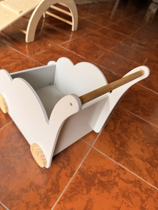 Carrinho bebe arrumação