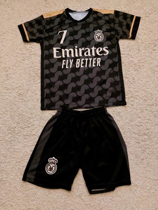 Strój sportowy piłkarski Vini jr. 7 r 158