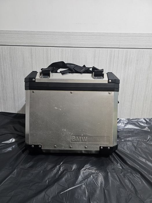 Кофр алюмінієвий BMW без ключа