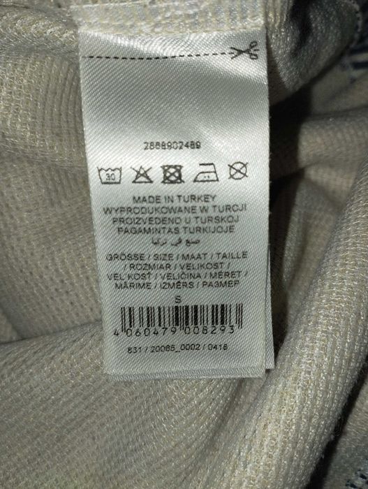 Продам свитер с имитацией рубашки