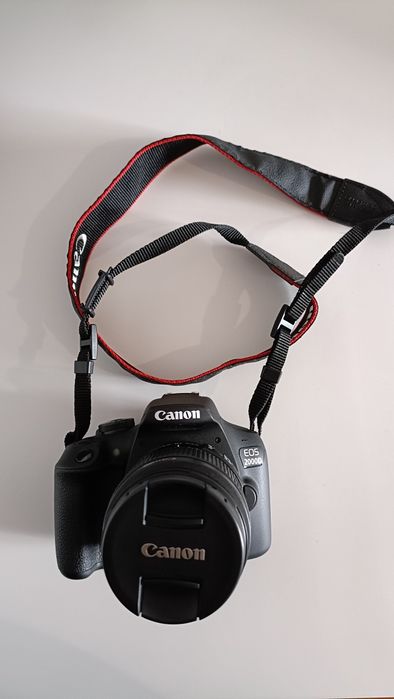Câmera Fotográfica Canon EOS 2000D