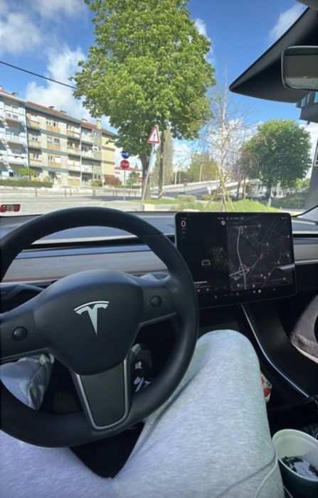 Tesla Model 3 sr+