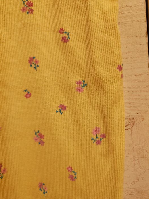 Legginsy żółte 128 Sinsay prążkowane nowe