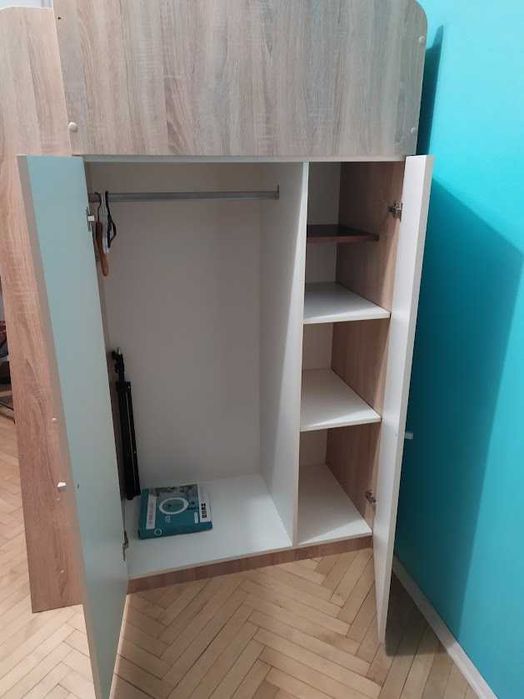 Ліжко-горище з шафою і робочим місцем