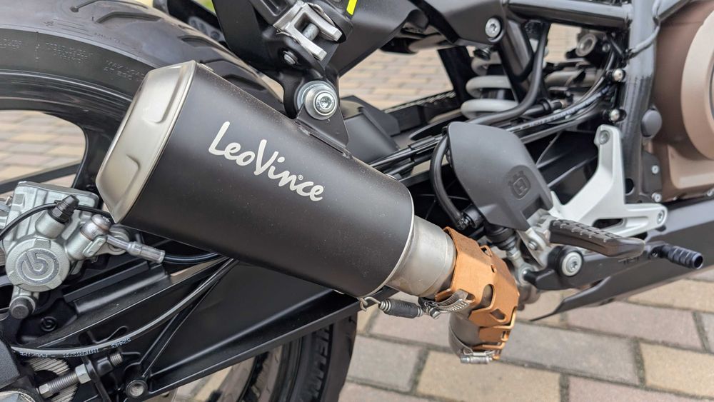 Мотоцикл Husqvarna Vitpilen 701 LeoVince ABS TCS MoToBaZa