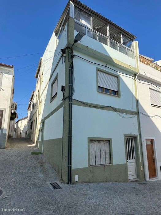 Moradia de 2 Pisos no Centro de Foz Côa