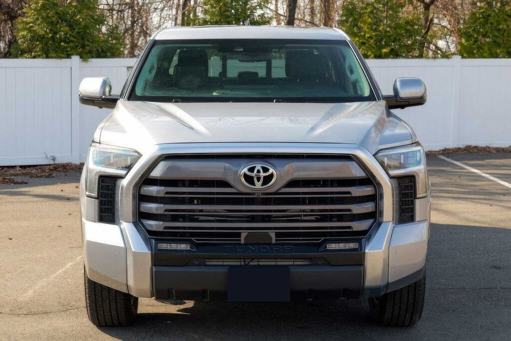 Toyota Tundra      2022