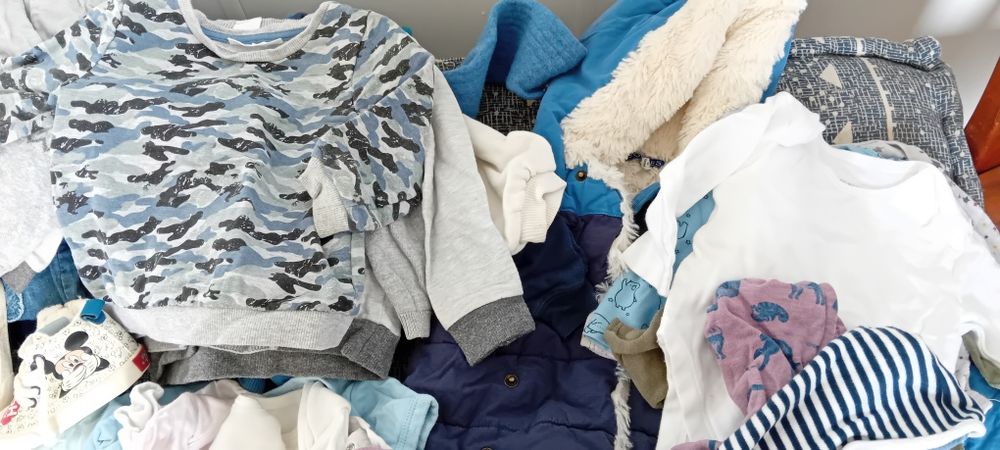 Lote roupa bebé desde 6 a 24 meses (61 peças)