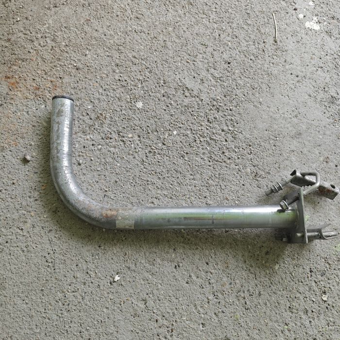 Uchwyt anteny satelitarnej