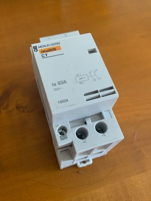 Contactor Montagem DIN 250v 63A 24v Merlin Gerin MULTI9 CT