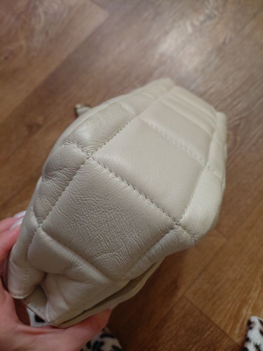 Молочная,белая  Сумка estro натуральная пожа