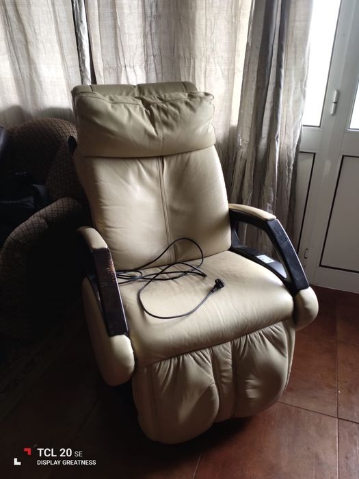 Cadeira de relaxamento com váriad funções de massagem