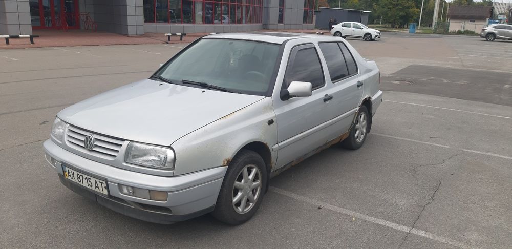 Продам VW Vento, 2л