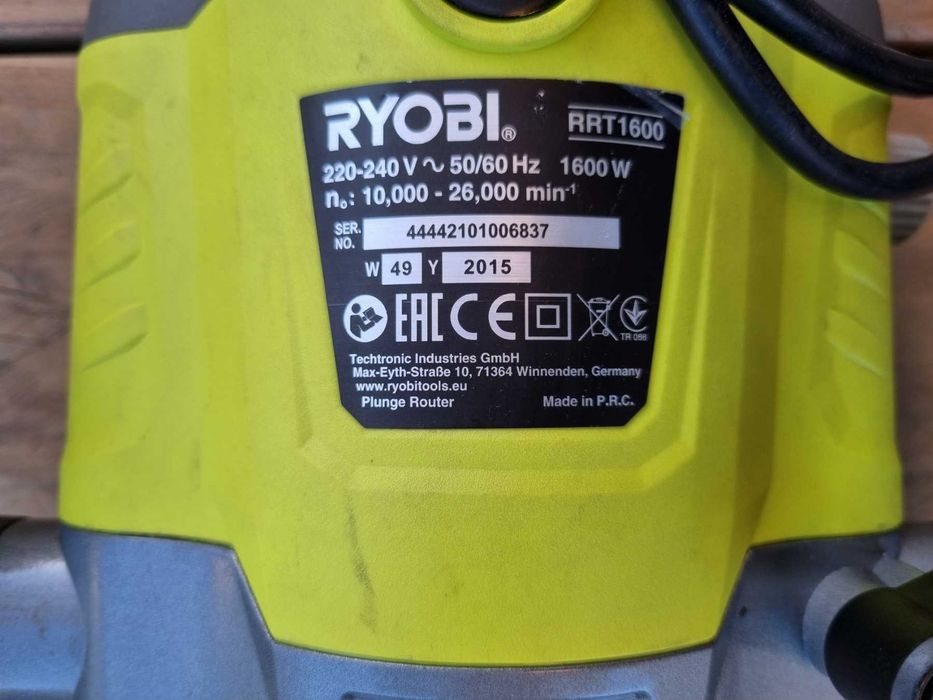 Frezarka górnowrzecionowa RYOBI RRT1600