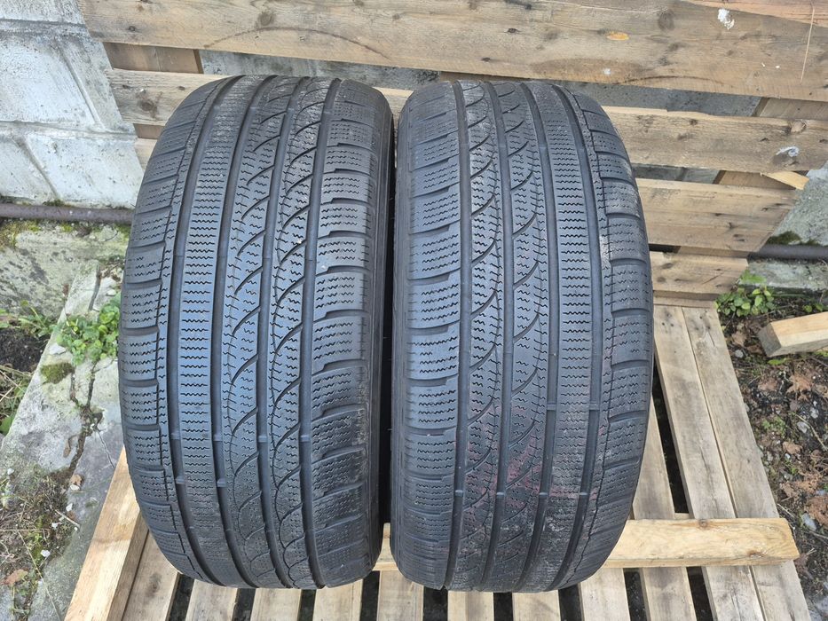 Opony zimowe 235/55/17 Minerva 2szt