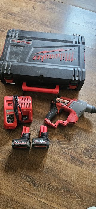 Młotowiertarka Milwaukee M12 CH