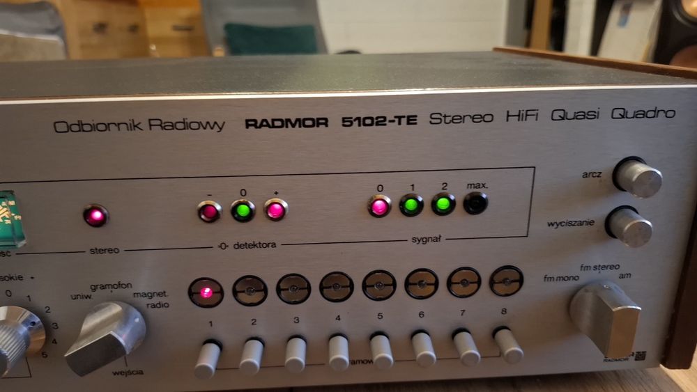 Piękny amplituner Radmor 5102-TE.