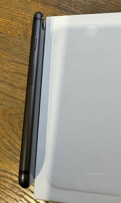 Apple iPhone 8 64гб айфон 8 стан нового з  коробкою