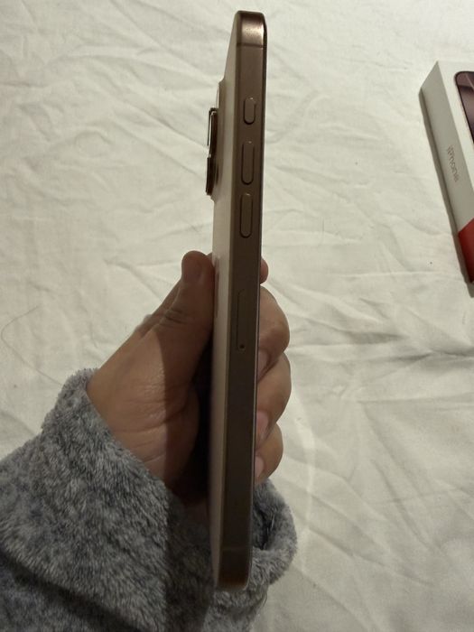 Iphone 16 pro max desert titanium