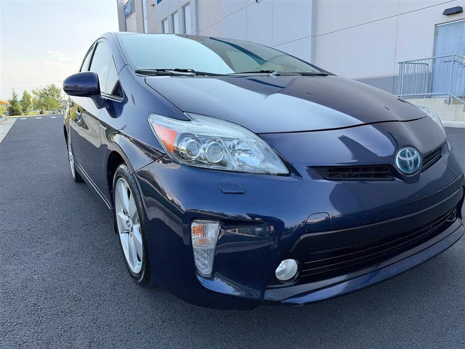 Toyota Prius Persona Series      2015
