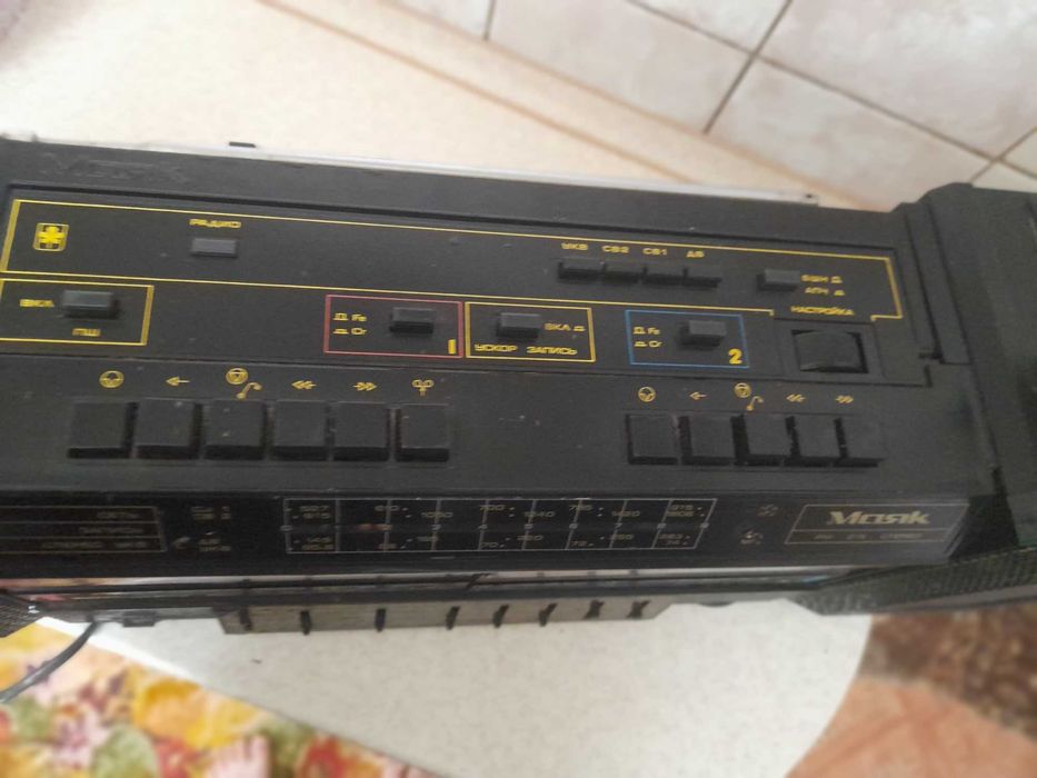 Двохкасетний магнітофон