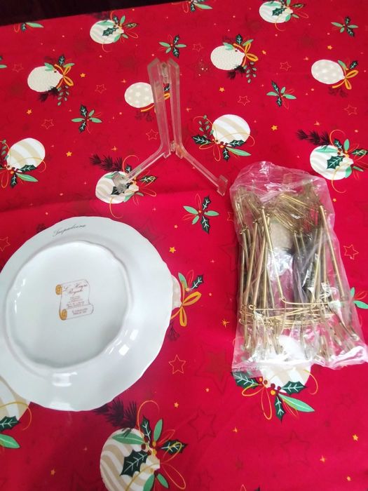 Coleção Autenticada de 15 Pratos Porcelana Rainha D. Maria II