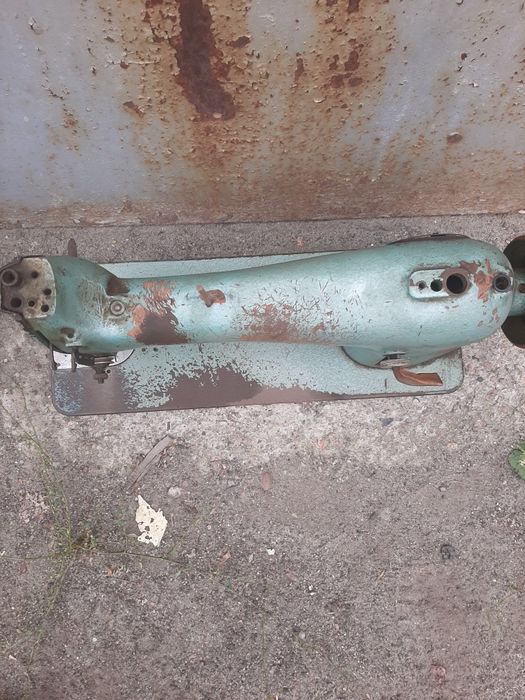 Промислова швейна машинка 22клас. з  столом та двигуном