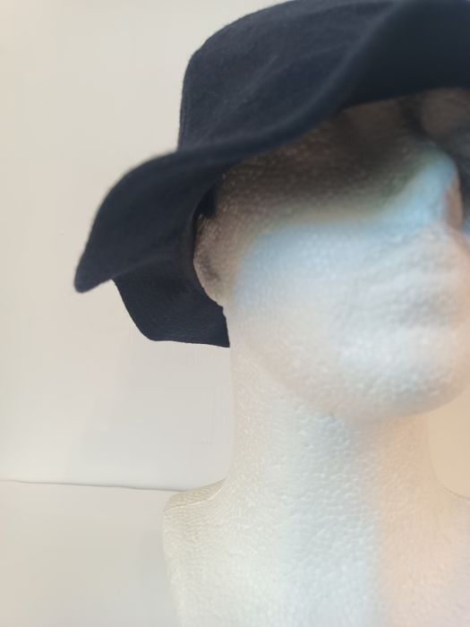 Vintage Wełniany Kapelusz Cloche / Bucket Hat – Klasyczna Elegancja