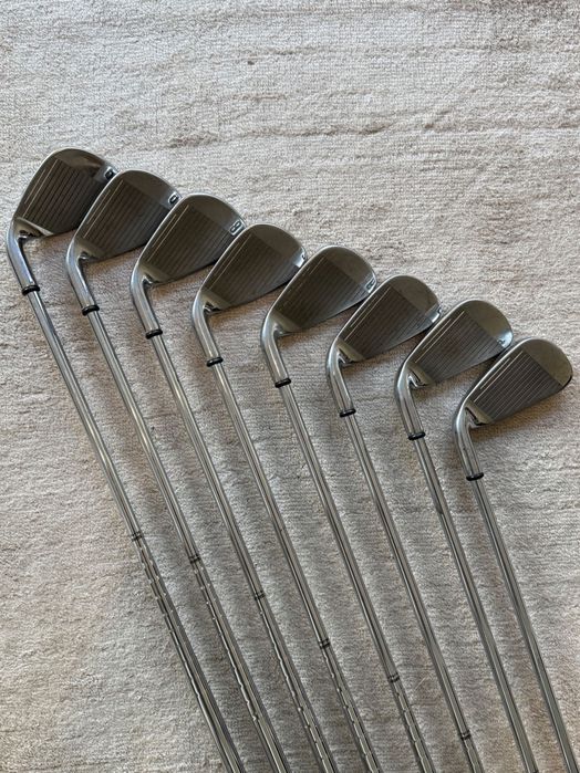 Callaway RAZR X NG Iron Set: 4-9 + PW + AW