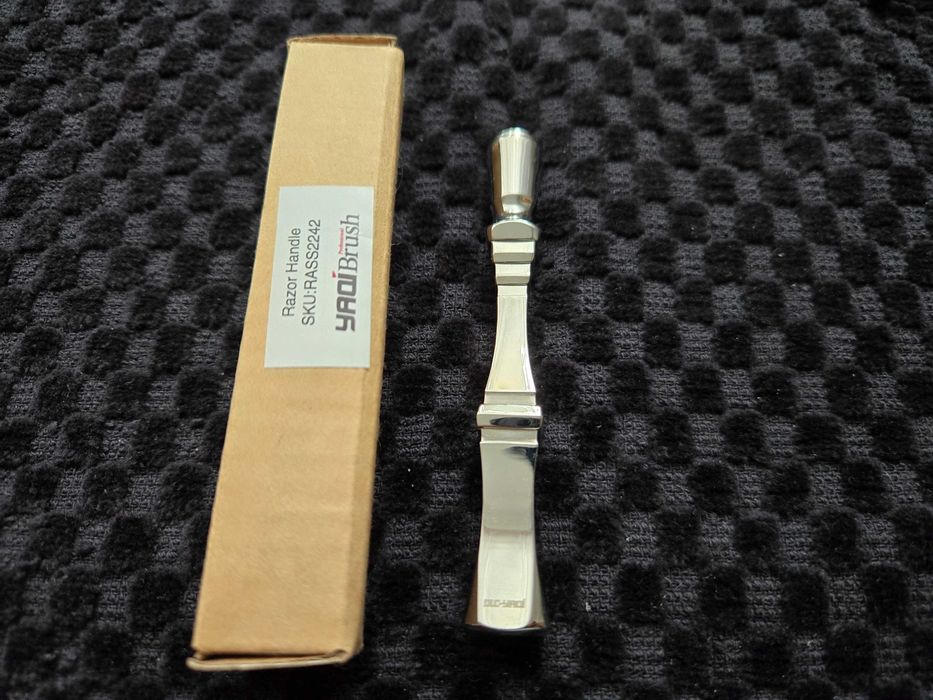 Yaqi - rączka maszynki  do golenia