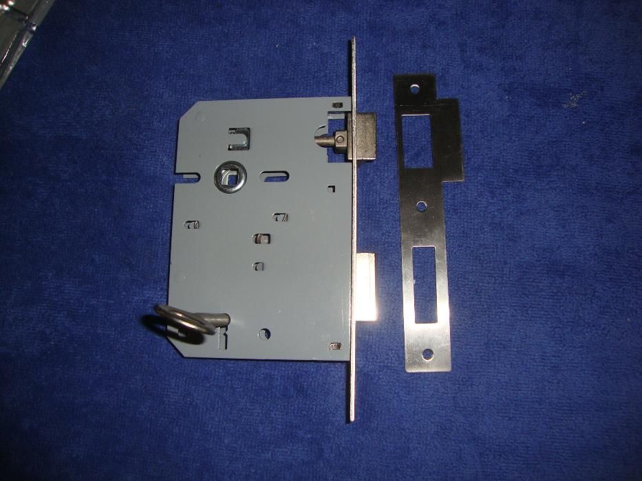 Fechaduras com chave (5 unidades novas)