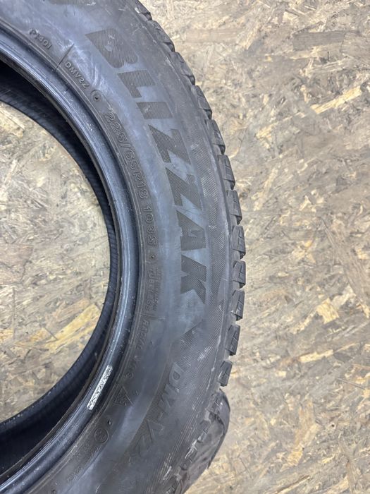 18 225/65 Bridgestone Blizzak DM-V2 шини зимові комплект