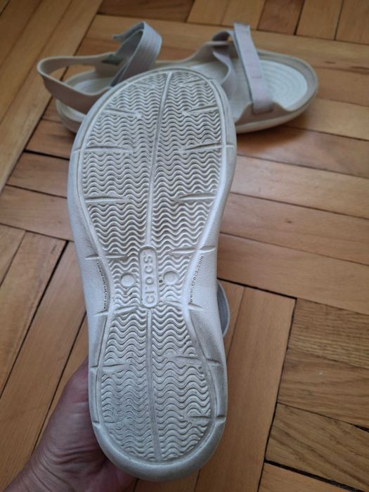 Босоніжки, крокси Crocs