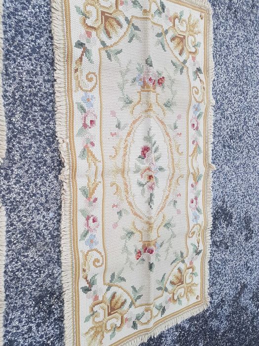 Conjunto tapetes Arraiolos quarto