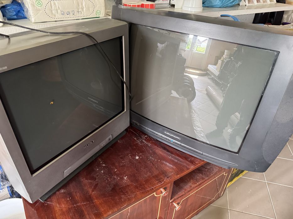 Телевізор sony та grundig