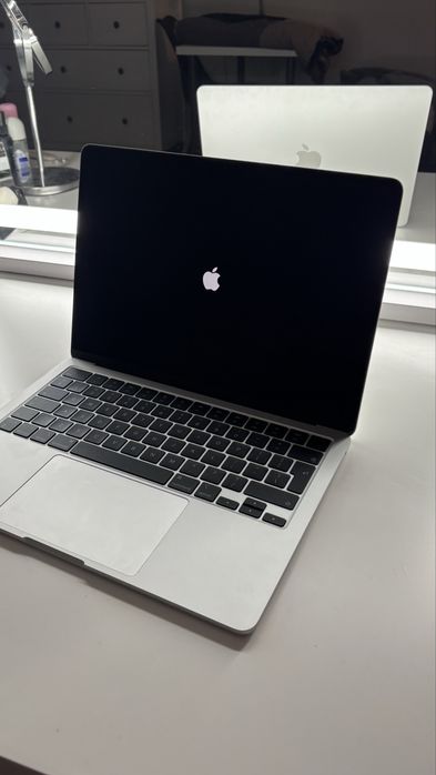MacBook Air M3 na gwarancji STAN NOWY