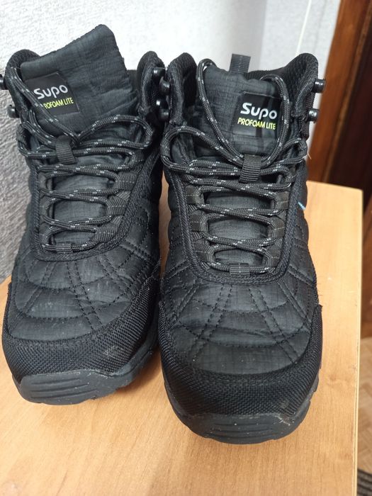 Продам зимові ботинки