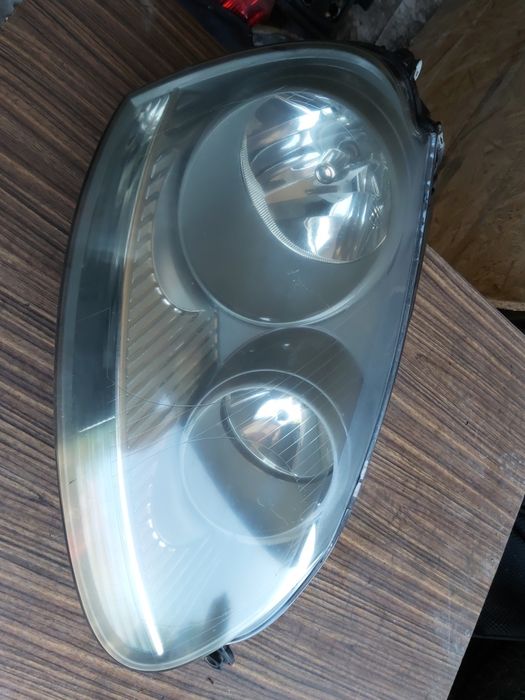 Lampa prawy przód Golf V