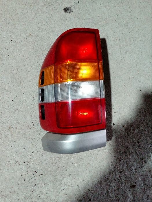 Farolim Traseiro Equerdo e direito Opel Frontera B 2.2 Dti